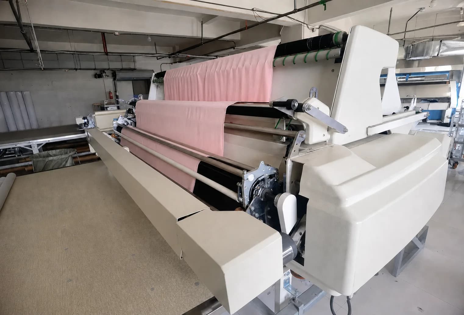 Jacket & Outerwear Manufacturer in China: Fabric & material options. Polyester, nylon, cotton blends and twill options reviewed by look, handfeel and use case.